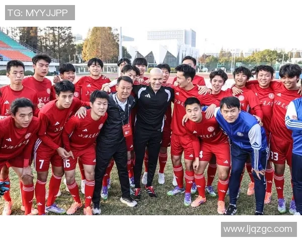 足球明星同框瞬间记录友谊与荣耀的完美时刻