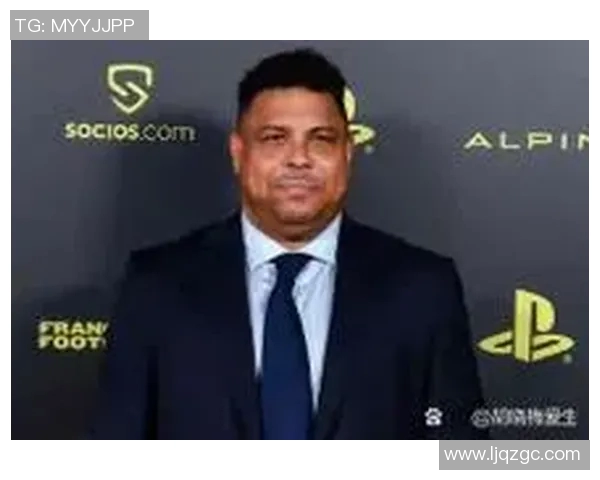 传奇足球明星退役后的生活与影响力探讨